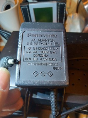 阿雪電源線，Panasonic 國際牌 松下電器 CD 隨身聽充電器，充電線，4.5V  0.5A，電源供應器，適配器，變壓器，AC/DC adapter