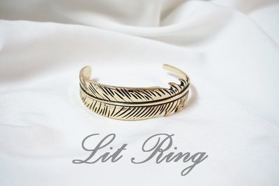 【Lit Ring】復古金色羽毛開口手環。簡約 葉子 葉片 C圈 C型 開口設計 手環 手鐲 飾品 首飾