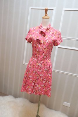 *beauty* RALPH LAUREN 粉橘色花花開釦短袖洋裝  0 號  6900    元WE20