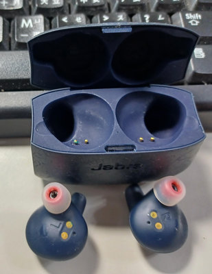╭✿㊣ 二手  海軍藍 真無線運動藍牙耳機【Jabra Elite Active 65t】功能正常 送充電線 特價 $2799 ㊣✿╮