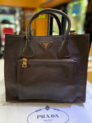 美麗堡精品 PRADA outlet BN2626 皮革 天使包 蝙蝠包 深可可色【現貨】過季真品 珍藏出清