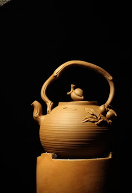 潮州工藝師林于凱子瑞提梁砂銚燒水壺，造型獨特，全手工砂銚壺，
