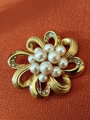 vintage日本中古琉璃人工貝珠非天然珍珠胸針，有打標花朵
