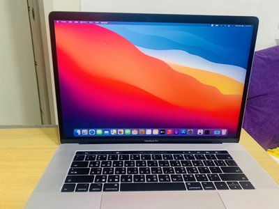 【售】台中 2017年 MacBook Pro 15吋 i7 (2.8) 16G 256GB SSD 銀色 蘋果電腦