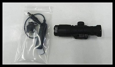 【原型軍品】全新 II M300C 戰術槍燈 附老鼠尾 寬軌魚骨 手電筒 黑色