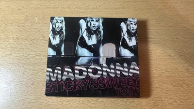 欣紘二手西洋CD   瑪丹娜 MADONNA /黏蜜蜜 世界巡迴演唱會實錄 STICKY&amp;S CD+DVD