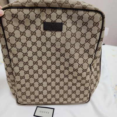 GUCCI 630914 緹花布皮 後背 咖啡色 駝色 男包 2023年購入 英國