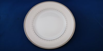 [美]超美的英國名瓷WEDGWOOD骨瓷沙拉盤/餐盤KNIGHTSBRIDGE系列,全新品