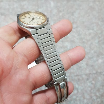不銹鋼 OMEGA 沒走-機心漂亮-黑白賣-會修錶的別錯過了。好貨不常有-別錯過了 ! 漂亮 老錶 旅行錶 G09