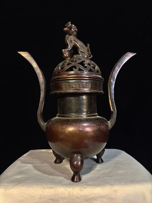 舊藏純銅大明宣德年製款《朝天耳獅蓋爐》器形霸氣、雙耳朝天有崇敬上天之意，在皇室中頗受40