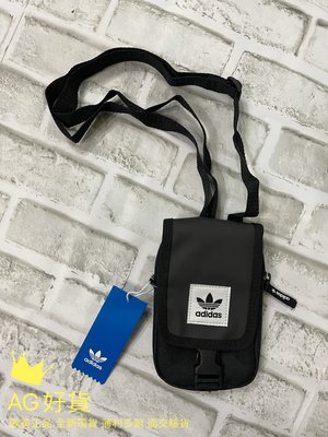 愛迪達 ㊣ Adidas Map Bag DU6795 側背包 斜肩包 隨身包 小包 手機袋 三葉草 休閒 現貨 正品