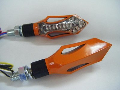 颯 機車配件販售~機車 KTM  橘 劍形 LED 後方向燈+後車燈 檔車/越野車 DIY改裝 通用