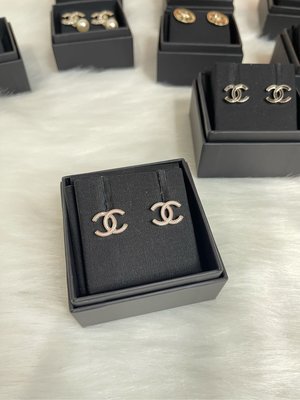 Una Avenue 巴黎精品代購*Chanel 巴黎阿桑推薦款 雙C logo基本款 耳環