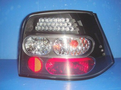 小亞車燈╠ 全新外銷限量品 GOLF 4代 98 年 黑框 LED 尾燈 特價