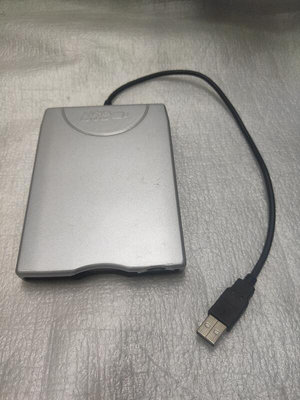 【電腦零件補給站】Mitsumi D353FUE USB 1.44MB Floppy 外接式軟碟機