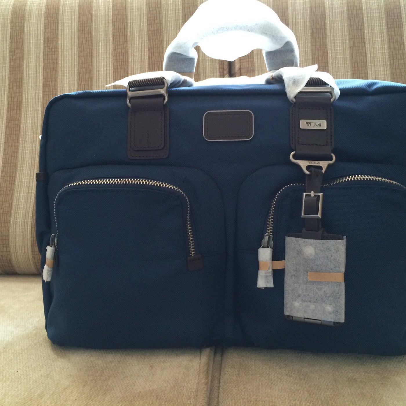 TUMI ALPHA BRAVO EVERETT ESSENTIAL TOTE | Yahoo奇摩拍賣