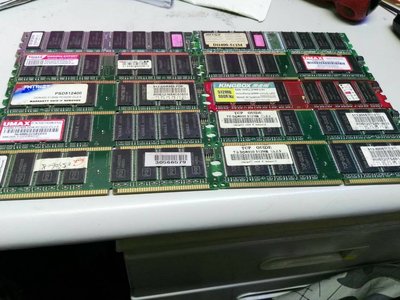 大台北 永和 二手 中古 記憶體 DDR 400 512M 單面顆粒 雙面顆粒 便宜出清 (當廢品賣)