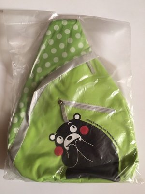 漢神巨蛋來店禮 KUMAMON熊本熊玩透透輕便斜背包 綠色後背包