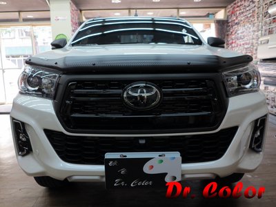 Dr. Color 玩色專業汽車包膜 Toyota Hilux 黑carbon_水箱護罩