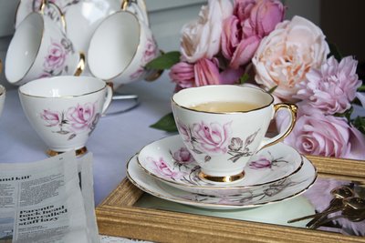 【旭鑫骨瓷】Delphine 粉玫瑰下午茶組 英國骨瓷 復古茶杯 蛋糕盤 E.09