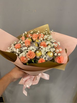 粉玫瑰加金莎花束 玫瑰花束 金莎花束 士林區花店