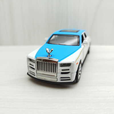 台灣現貨 全新盒裝~1:36~勞斯萊斯 幻影 藍頂白色 合金 模型車(聲光車)