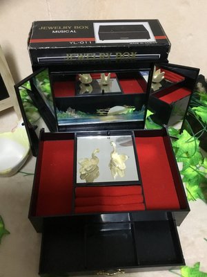 古董 塑膠製 音樂珠寶盒（盒有損）飾品盒 首飾盒 化妝盒 梳妝盒 收納家飾