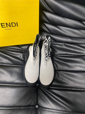 【 FENDI】芬迪 -高端品質 -鞋面高科技納米面料-內里羊皮內里-墊腳；超級透氣運動網眼-大底超輕 NO67652