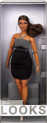 Ken &amp; Barbie #HBX95_ 收藏型芭比娃娃 _ 2022 Looks時尚名模18關 #12號 棕髮胖妞