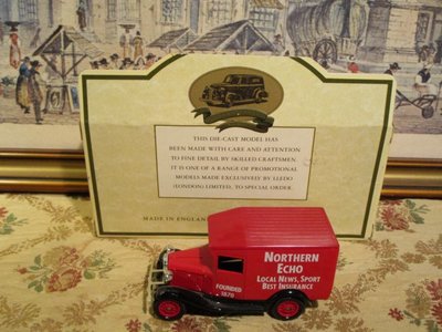 歐洲古物時尚雜貨: 英國手工車  LLEDO紅色車身黑底盤 白文字 擺飾品 古董收藏