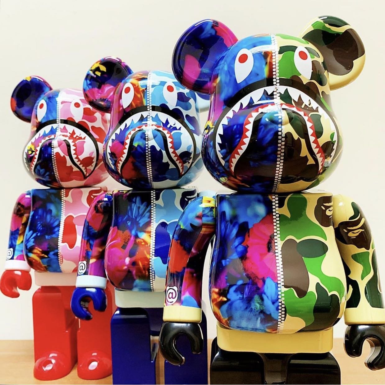 全新BE@RBRICK BAPE® × 蜷川實花M / mika ninagawa 1000% 粉紅色綠色藍