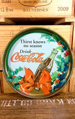 Coca-Cola可口可樂限量生產鐵製圓形托盤：可口可樂 鐵製 限量 圓形 托盤 設計 收藏 品牌 周邊 美國 原廠
