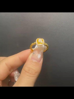 戒指 正品18K金小方糖戒指女莫桑黃水晶寶石輕奢時尚個性高級食指鉆戒~【爆款】