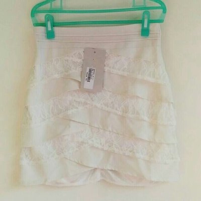 專櫃omuses白色蕾絲窄短裙