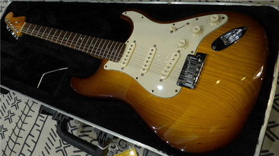Fender American 2004 Deluxe Stratocaster (1954 50週年紀念)