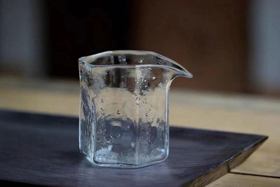 【六方琉璃公道杯】，150ml左右，日本匠人手作水晶玻璃氣泡