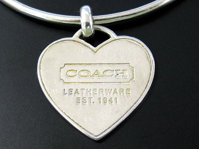 COACH 愛心造型 手環 時尚精品， 100% 保證正品 免運費 ❤️(✿◕‿◕✿)❤️