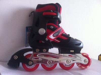 現貨溜冰鞋直排輪鞋廠家 可調節，鋁支架的單閃 兒童溜冰鞋 輪滑冰鞋A002