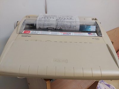 古董電子打字機Brother ML100