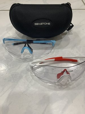 [ㄚ順雜貨鋪] 輕巧時尚 SEASTONE 感光變色眼鏡 自動感光變色眼鏡 運動眼鏡 太陽眼鏡