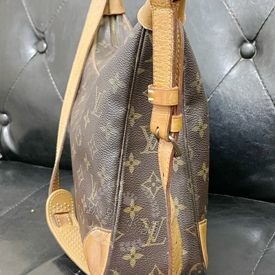 Louis-Vuitton-Monogram-Boulogne-30-Shoulder-Bag-M51265