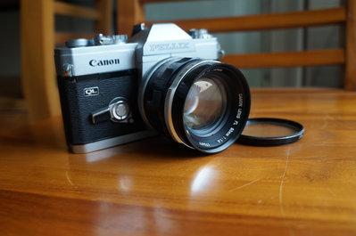 canon lens fl 50mm 1.4鏡頭+canon底片相機機身 底片相機