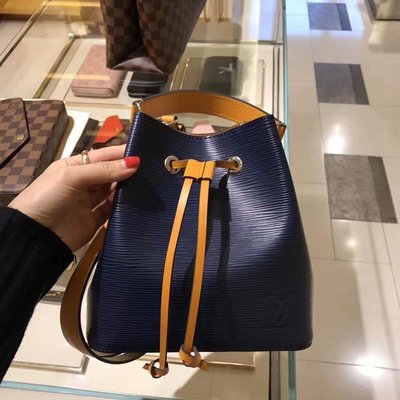 LOUIS VUITTON Epi Neonoe BB M53610 Shoulder Bag from Japan