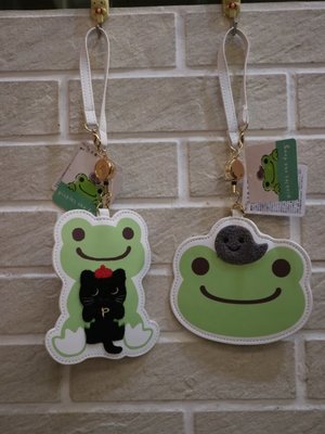 婕的店日本精品~日本帶回~pickles the frog青蛙伸縮票卡夾