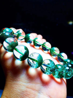 B49226✨綠幽靈12.5mm手鍊晶體乾淨，無雜無裂，顏色翠綠，晶體純淨透明.