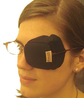 Altinway 成人單眼罩『兩個裝』戴在眼鏡片上 幫助術後眼睛 遮光防塵 射靶遮眼 L305弱視眼罩