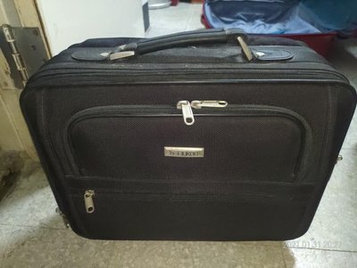 公事包、側背包、電腦包、行李箱，LIUKOO，約寬42、高30、厚15
