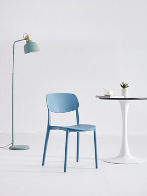 現貨熱銷-2021新款輕奢塑料凳子高級感北歐咖啡飯桌凳子茶室服裝店椅子