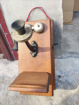 1900年代美國手搖壁掛式古董電話機，尺寸22/13/52，