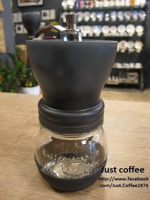 ooo爵仕德-oooo--- 手搖式 密封罐 磨豆機 Ceramic Coffee Mill (GCM-1)